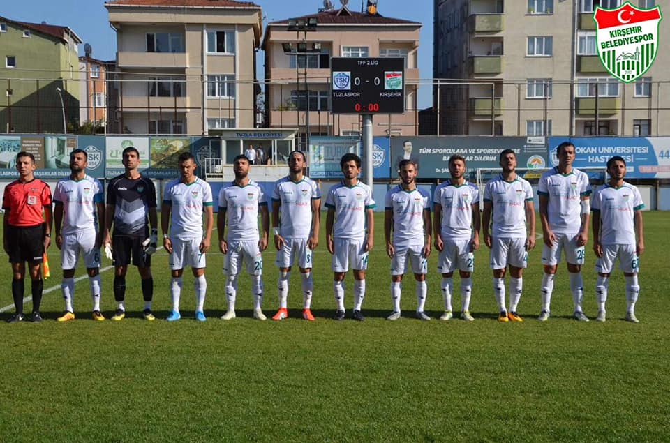 Kırşehir Belediyespor 0-3 Tuzlaspor Maçındaydık. Dünya Kırşehirliler Dernek Başkanı Ünal KAYA ile beraberindeki heyet ile birlikte Tuzla Belediyesi Tesislerinde protokolde yerini alarak takımımızı desteklediler.