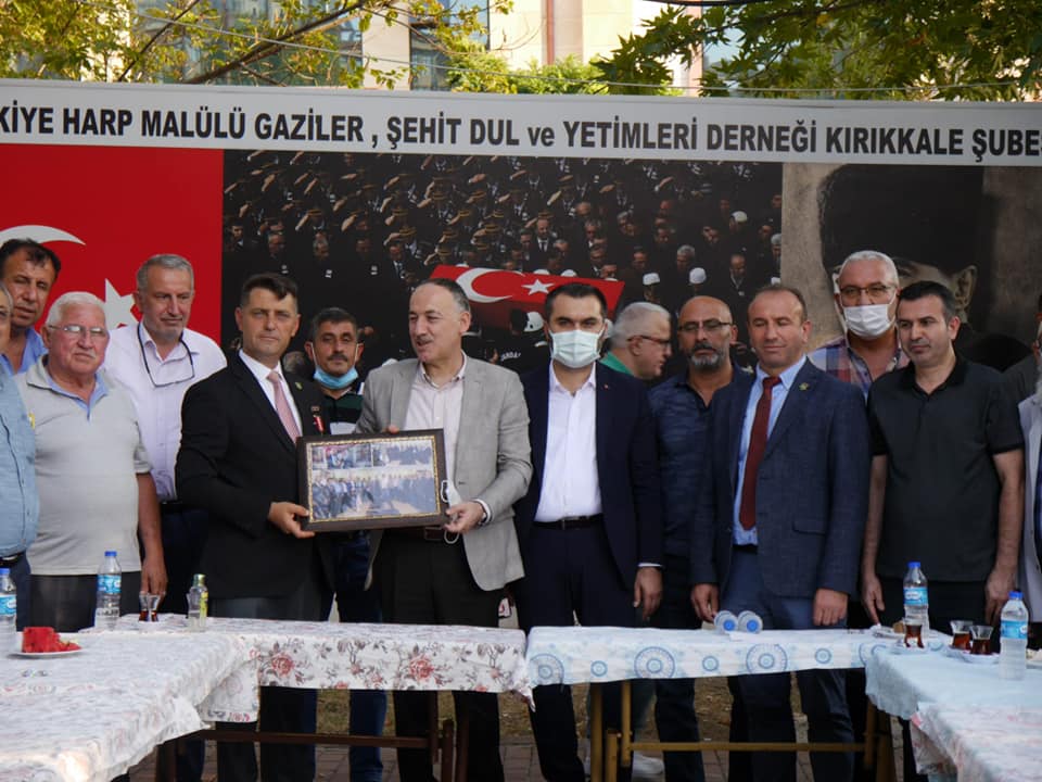  Kırıkkale Belediye Başkanımız Sn.Mehmet SAYGILI, Ak Parti Kırıkkale İl Başkanımız Sn.Mustafa KAPLAN ile birlikte Şehitlerimizin emanetleri olan Şehit aileleri ve gazilerimiz ile dernek binasında bir araya gelerek, Türkiye Harp Malulü Gaziler, Şehit Dul ve Yetimler Derneğini kuruluşunun 106. yıl dönümü nedeniyle dernek binasında bir araya geldik. Dernek Başkanımız Sn. Rıfat ÖCAL'a ve Yönetimine, Şehit Anne ve Babalarına, Gazilerimize ve ailelerine misafir perverliklerinden dolayı teşekkür ederim. Şehit ve Gazilerimize Minnettarız..