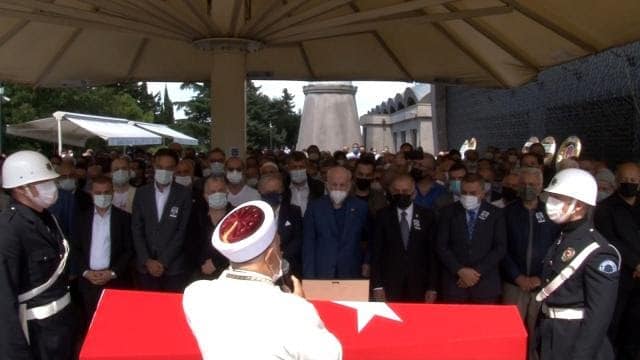  Milliyetçi Hareket Partisi (MHP) 21. Dönem Kırşehir Milletvekilimiz Mustafa Haykır abimizi İstanbul'da düzenlenen Devlet töreni ile Karacaahmet Şakirin Camii'nde kılınan cenaze namazının ardından Beykoz Mezarlığında son yolculuğuna uğurladık.  Cenazeye Mustafa Haykır abimizin ailesi, yakınları, TBMM Eski Başkanı İsmail Kahraman, Milletvekilleri, Kırşehir Eski Belediye Başkanı Halim Çakır, Ümraniye Belediye Başkanı İsmet Yıldırım, Merkez Bankası Genel Müdürü Mustafa Aydöner, Bürokratlar, Kurum Müdürleri, Siyasi Parti Temsilcileri, Stk Temsilcileri, İş Adamları ve sevenleri katıldı. Mustafa Haykır abimize tekrardan Allah'tan rahmet diler, kederli Ailesine ve bizlere sabırlar dilerim.  Mekanı Cennet olsun inşallah.  Saygılarımla Ünal Kaya Gazeteci Yazar Dünya Kırşehirliler Dernek Başkanı www.unalkaya.com